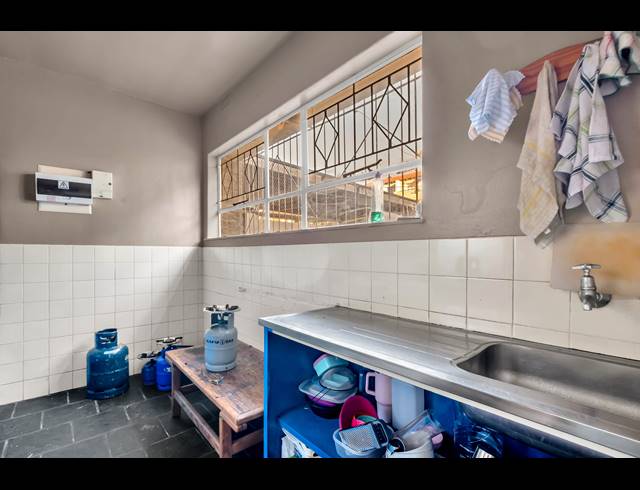 2 BEDROOM APARTMENT FOR SALE IN WINDSOR EAST